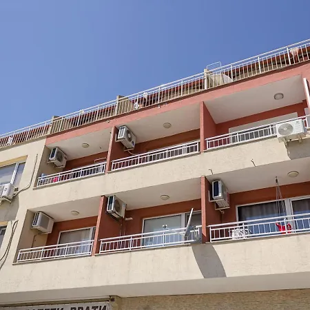 2bd With Parking, Working Space And Pool Apartment